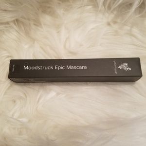 Epic mascara black
